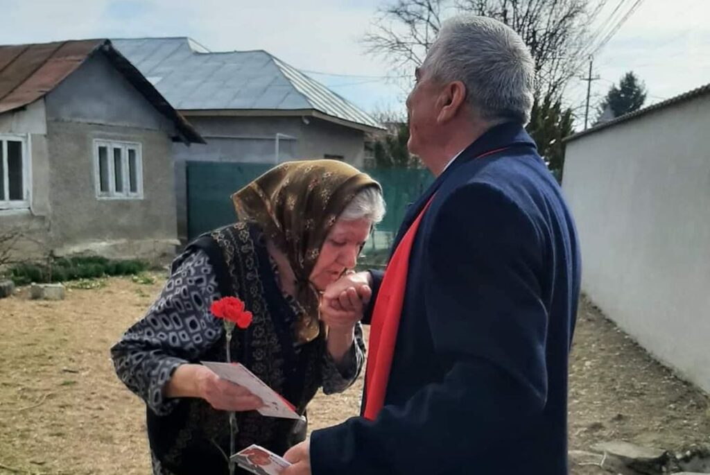 Primar PSD, pupat pe mână