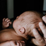 Tată găsit vinovat de moartea bebelușului său. O căutare pe internet l-a dat de gol!