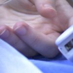 Eleva care s-a înecat cu un jeleu la școală, în Cluj, a murit. Copila era internată de 6 zile la spital, asistată de aparate
