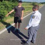 Un copil de 14 ani a trecut râul Prut înot ca să ajungă la părinţii săi, care muncesc în Italia. Fusese lăsat în grija bunicilor în Republica Moldova