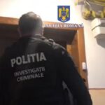 Şi-a dat întâlnire cu două fete pe internet, între care o minoră, dar a ajuns sechestrat şi bătut. Braşoveanul a rămas şi fără 6.800 de euro