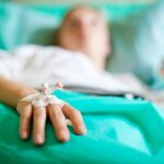 Au operat-o de apendicită, dar avea o tumoare la colon. Viaţa unei tinere din Vaslui, în pericol după ce medicii i-au greşit diagnosticul