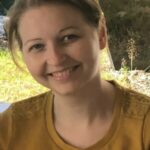 O femeie de 33 de ani a murit din cauza unei boli rare, după ce un medic i-a spus că totul este ”doar în mintea ei”