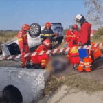 "Are coroană în mașină. Mergea la înmormântare". Tragedie în Teleorman, după ce un șofer a pierdut controlul volanului într-o curbă