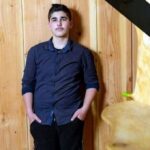 Un elev de 16 ani a murit în curtea școlii, în pauză – Copilărie marcată de decesul mamei sale, care s-a stins din viaţă în mâinile sale