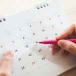 Cine sunt românii care vor avea zi liberă la aniversare şi 10 zile libere în caz de urgență medicală în familie. Schimbări legislative în România