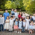 Pentru că nu crede în metodele contraceptive, o femeie a ajuns să fie mamă de 17 ori: ”Ne simțim binecuvântați că facem parte dintr-o familie atât de mare”
