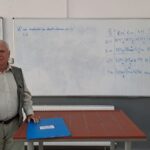 Un dascăl din Sebeș predă fizică de 54 de ani și în toată acestă perioadă a lipsit doar o singură dată de la catedră