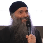 Preot către românii din diaspora: „Ar trebui să sărutați picioarele la cei care au rămas în țară, că aveți unde veni!”