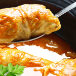 Rețeta de sarmale moldovenești pentru Crăciun. Ce trebuie să pui în ele pentru un gust autentic