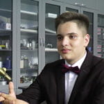 „Micul Einstein” al Romaniei. Are doar 15 ani, dar a dat lumii o inventie care l-a pus pe lista marilor genii din toate timpurile! Ce a creat ar putea alimenta un cartier rezidential timp de 100 de ani