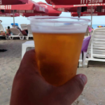 Câți lei a dat un bucureștean pentru un pahar cu bere, pe o plajă din MAMAIA. A crezut că este o eroare
