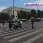 Un polițist de la Rutieră aflat pe motocicletă a lovit o femeie, pe trecerea de pietoni, în București