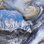 Ciclonul Ashley și-a schimbat direcția, risc major pentru trei județe. Celulă de criză la Guvern