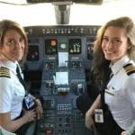 Poveste impresionanta. Mama si fiica piloteaza impreuna