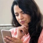 L-am zărit pe neașteptate pe soțul meu la coadă într-un magazin, și imediat după, am primit un mesaj de la el — atunci lumea mea s-a prăbușit.