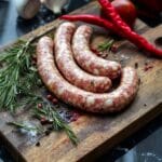 Aşa prepari cei mai buni cârnaţi pentru CRĂCIUN. Reţeta pe care o făceau bunicii noştri