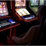 Dependenţii de păcănele care sunt lăsaţi să joace după autoexcludere îşi pot recupera banii jucaţi în acel interval de timp