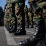 Tinerii de peste 18 ani vor primi scrisori de recrutare acasă! Cine este obligat să facă stagiul militar din 2026