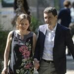 Cât câștigă lunar soția lui Nicușor Dan. Mirabela are un venit considerabil din industria auto