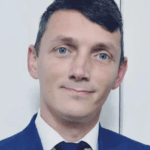 PSD l-a luat de la POT pe senatorul cu 10 clase care s-a lăudat în CV că studiază la un site de matrimoniale