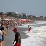 Apa mării a scăzut brusc la 15°C pe litoralul românesc. Ce spun meteorologii despre acest fenomen