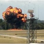 Avion prăbușit imediat după decolare, lângă Londra. Nu se știe câți oameni erau la bord: "O explozie uriașă"