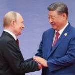 Vladimir Putin, vizită fără precedent în China. Kremlinul anunţă că "europenii stau în calea păcii"