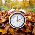 Se schimbă ora! România trece la ora de iarnă. Ce se întâmplă în corpul nostru