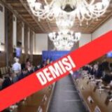 Doi miniștri ai Guvernului, demiși de Parlament