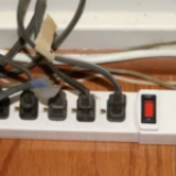 Cinci aparate pe care nu ar trebui niciodată să le conectezi la o priză multiplă: sfaturi pentru utilizare sigură și eficientă