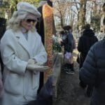 Tatăl Loredanei a fost înmormântat la Cimitirul Bellu: artista a venit îmbrăcată în alb la funeralii, însoțită de fiica și fratele ei. Ce vedete i-au adus un ultim omagiu lui Vasile Groza