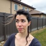 VECINII MEI AU INSTALAT O CAMERĂ CARE DĂDEA SPRE CURTEA MEA – LE-AM DAT O LECȚIE PE CARE NU O VOR UITA NICIODATĂ!