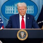 Administrația Donald Trump permite temporar vânzarea petrolului rusesc aflat deja pe mare