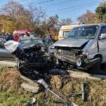 Răzvan, sunt în coloană, aici, pe DN14. E un accident cu 3 mașini și se pare că sunt mai multe victime. Cred că acum 2-3 minute s-a produs. Ești în zonă? Poți să ajungi?