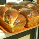 Cum să faci cel mai pufos cozonac pentru Paște. Invitații îți vor cere rețeta imediat!