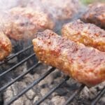 Rețeta secretă de la Cocoșatu! Cum să faci cei mai suculenți mici pentru grătarul de 1 mai