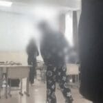 Elev de 14 ani, bătut cu brutalitate în sala de clasă de doi colegi. Incident șocant într-o școală din Iași