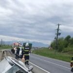 Accident grav pe DN1. O mașină s-a răsturnat într-un șanț, la ieșirea din Codlea