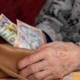 Când intră pensiile și alocațiile pe card în august 2026. Calendarul complet al plăților