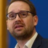 Legea care l-ar fi putut lăsa pe Dominic Fritz fără mandat a fost respinsă. Scandal uriaș în Senat
