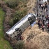 Excursie școlară încheiată cu o tragedie: 23 de copii și directorul școlii au murit într-un accident de autocar