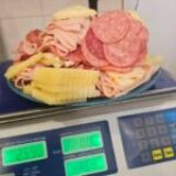Turiști români, surprinși cu 2,6 kilograme de mâncare luată de la bufetul hotelului. Imaginile au stârnit revoltă