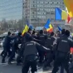 Protestul fermierilor a degenerat în fața Guvernului. Jandarmii au folosit gaze lacrimogene