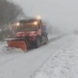 Ninge în România, iar drumarii au ieșit cu utilajele de deszăpezire. Transfăgărășanul, acoperit de zăpadă