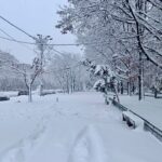 Vremea se schimbă radical în România! Vin ploile, vântul puternic și ninsorile. Zonele în care se răcește cel mai mult